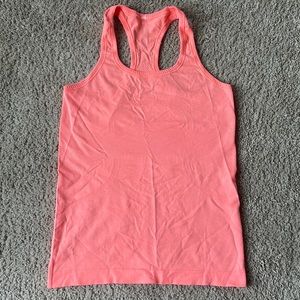 Lululemon workout top